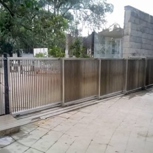 21 Telescopic Gate